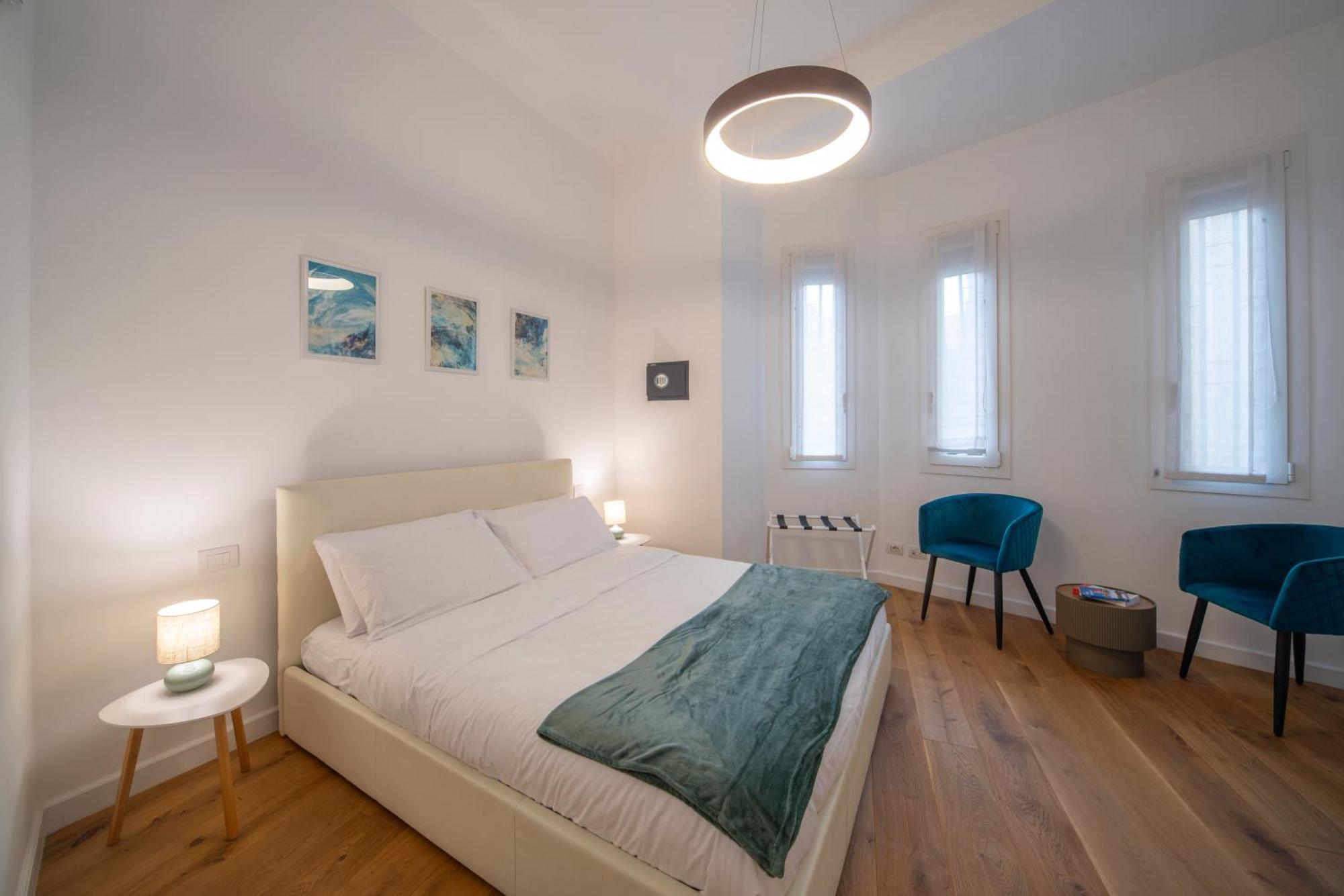 Colosseo A 900 M - Circo Massimo - Aventino Licinia Luxury Apartment Rom